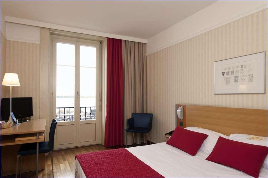Hotel Alpes & Lac Невшатель Номер фото